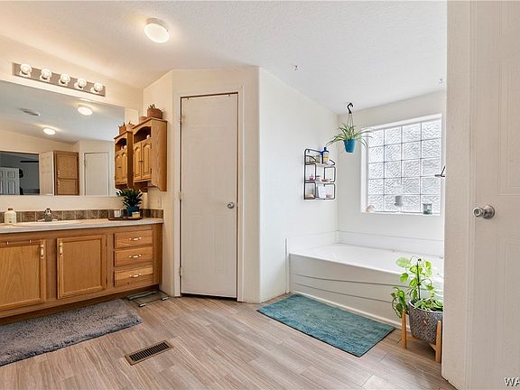 5th image of 5150 S Pasadena Rd