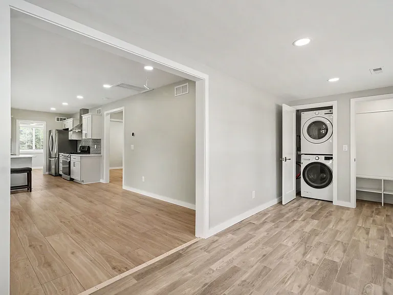 319 Dunham St — Photo 18