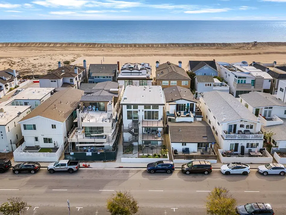 913 W Balboa Blvd #A