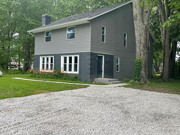 3rd image of 3134 Chestnut Ln NE