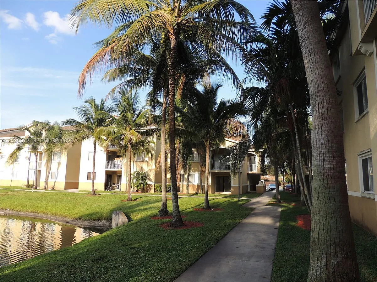 Building Photo - 2600 S University Dr #103