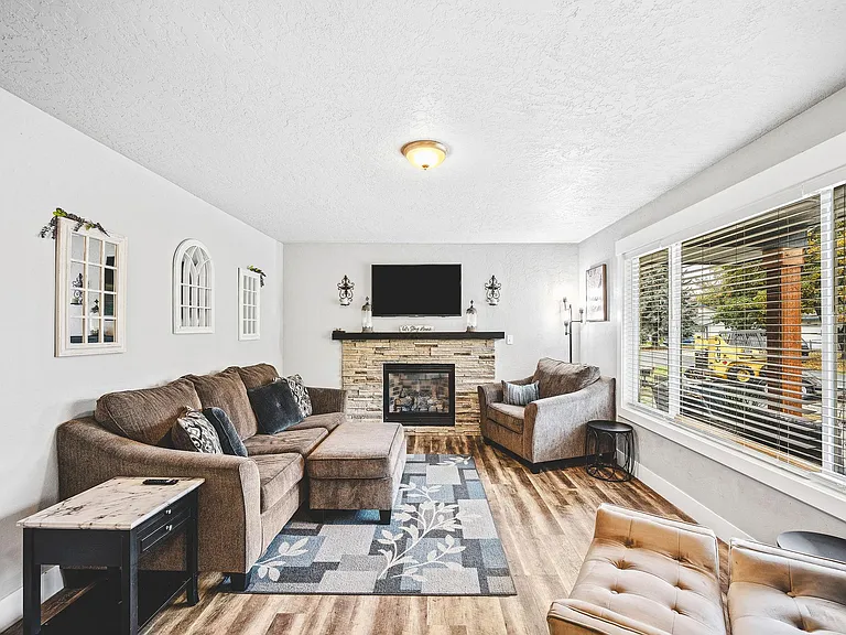 11168 N Bartlett Ave — Photo 7
