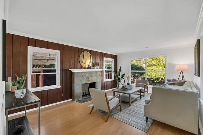 389 Lastreto Ave — Photo 4