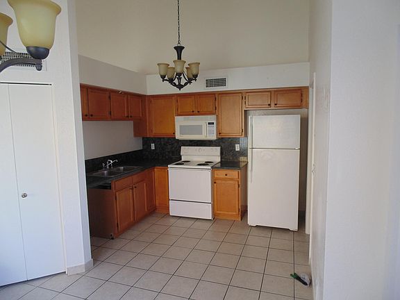 3rd image of 8949 W Indianola Ave