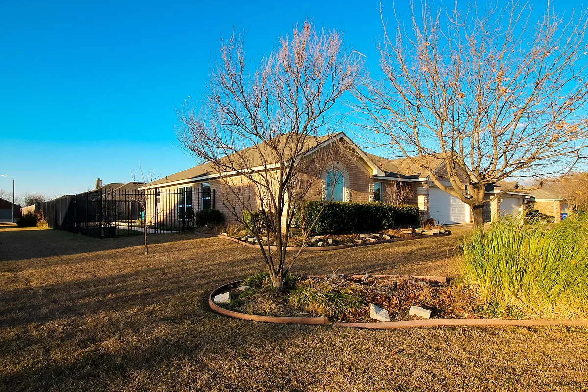 Building Photo - 1608 Tyler Ter