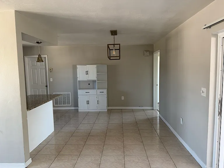 7520 Hawthorn Dr — Photo 4
