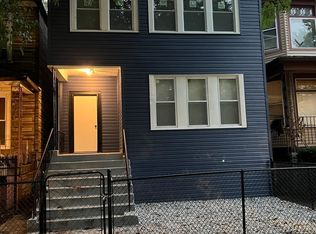 8152 S Escanaba Ave, Chicago, IL