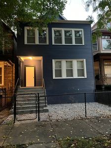 8152 S Escanaba Ave, Chicago, IL, 60617