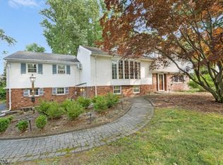 312 Mountain Way, Morris Plains, NJ