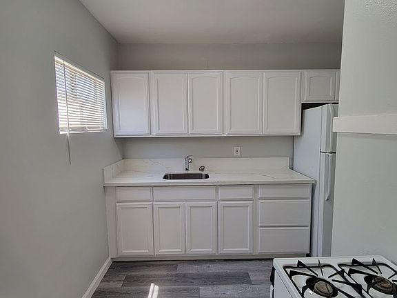 3rd image of 1450 Coronado Ave #4