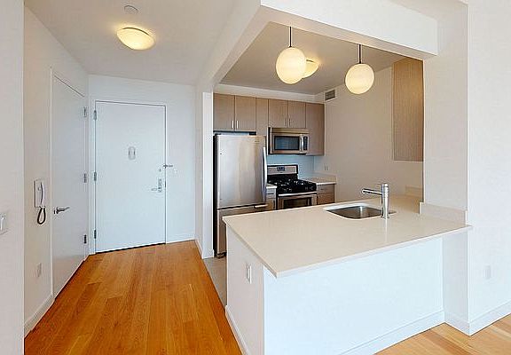 3rd image of 6155 Junction Blvd #19F