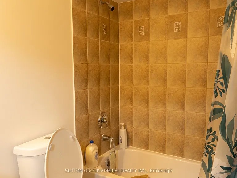 29 Wendelyn Dr #MAIN 2ND FLOOR — Photo 31