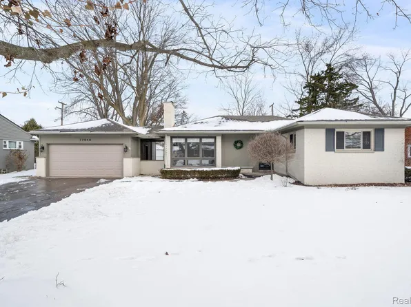 17040 Dunblaine Ave, Beverly Hills, MI 48025