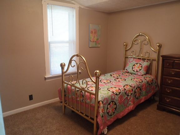 4th image of 609 Allen Ave