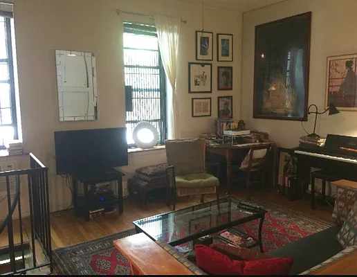 Rented by United Realty Equities | media 27