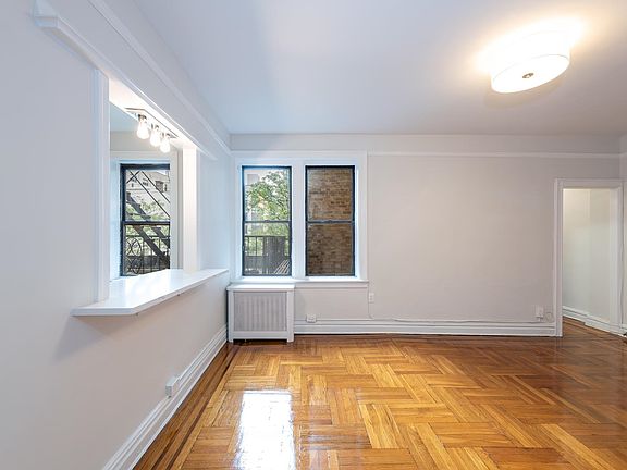 4th image of 124 Storms Ave APT 2M