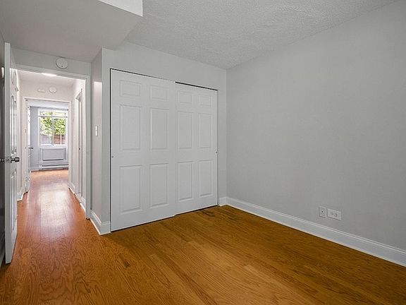 5th image of 536 Main St APT 106