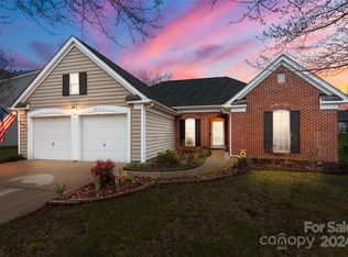 10211 Ingleton Ct, Charlotte, NC 28269