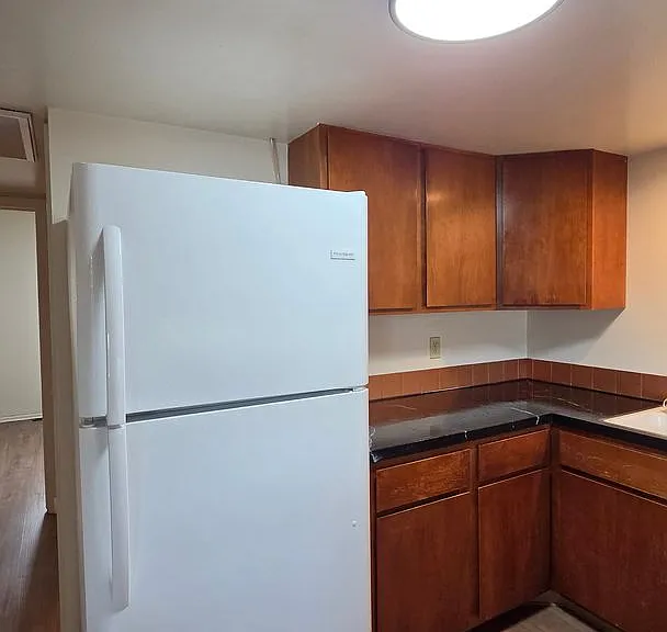 104 Camelot Ct — Photo 10