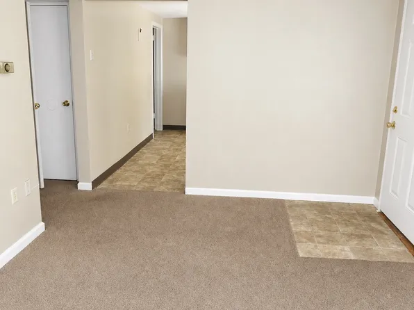 243 Moon Clinton Rd, Coraopolis, PA 15108