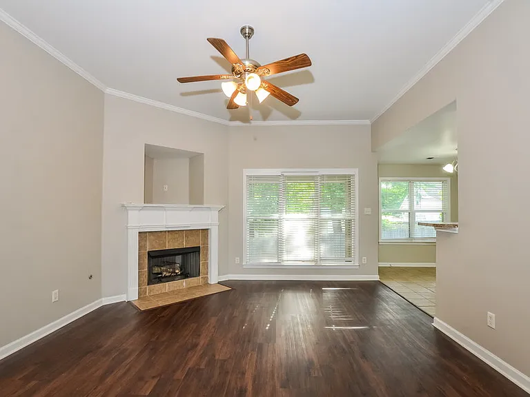 5837 Stonewall Dr — Photo 4