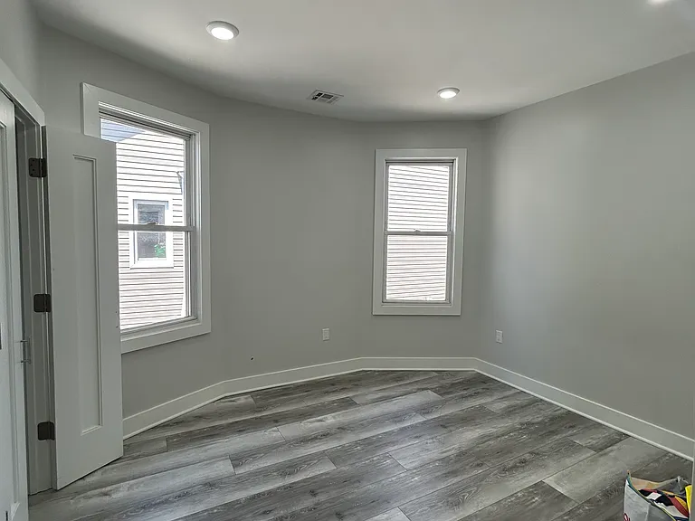 119 Laurel Ave #2 — Photo 2