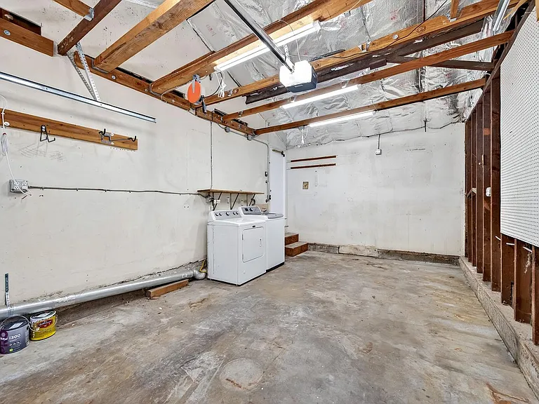 4913 Premiere Ave — Photo 41