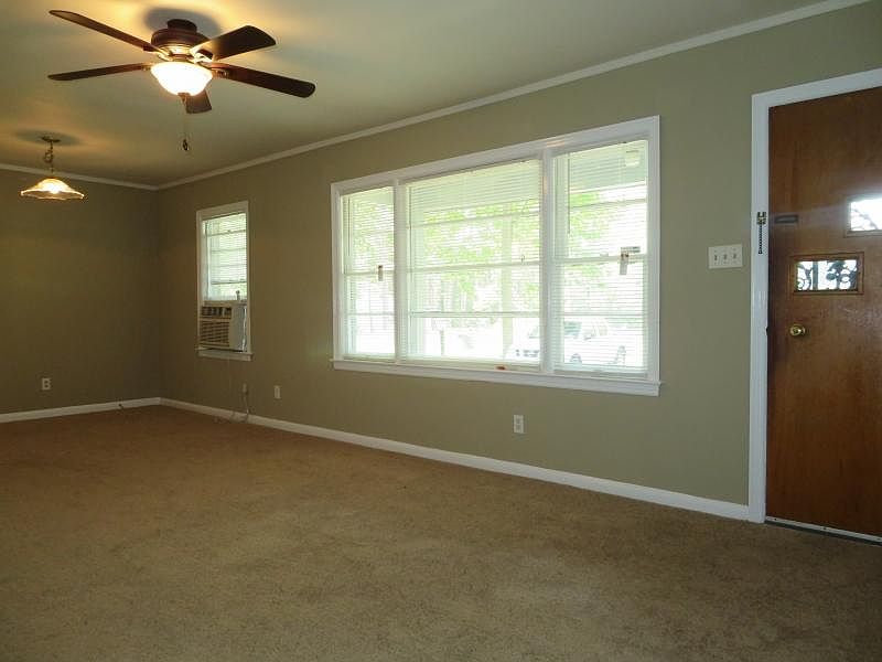 2nd image of 2860 Walnut Rd
