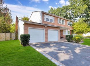 10 Roosevelt Ave, Greenlawn, NY 11740