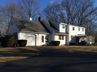 127 Maple Ave, Old Saybrook, CT 06475