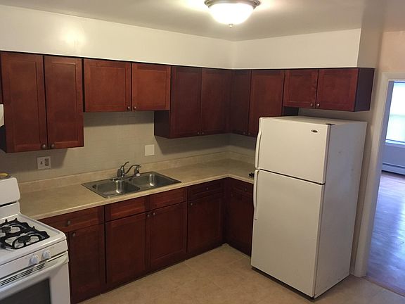 4th image of 205 27th Ave #1B