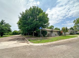 606 E Collins St, Decatur, TX 76234