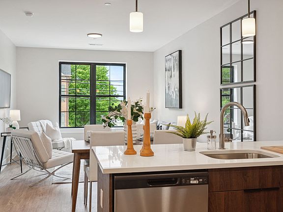 5th image of 263 N Main St APT 302
