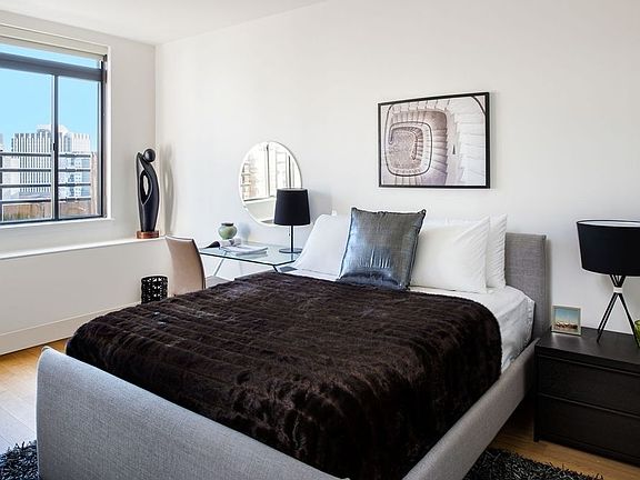 3rd image of 1 West St APT 3607