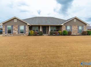 101 Cedar Court Ln, Huntsville, AL 35811