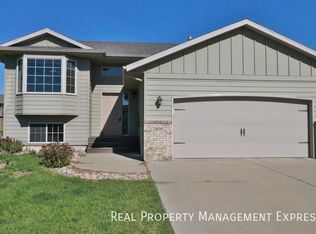 7800 W 55th St, Sioux Falls, SD 57106