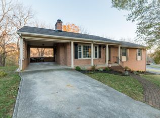 24 Ridgewood Dr, Troutville, VA 24175