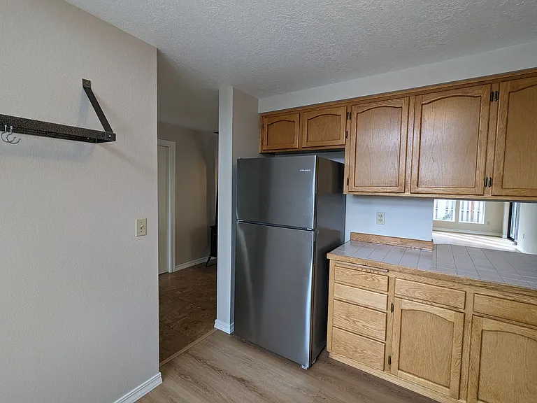 1147 NE Viking Ct — Photo 5