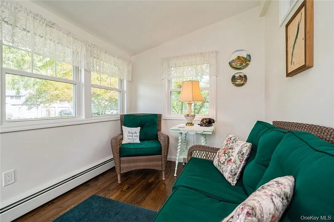 4 bed, 2.5 bath, 1918 sqft, $3,000 — Photo 4
