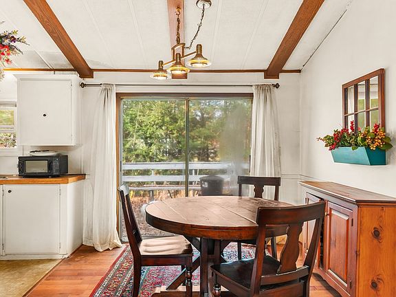 3rd image of 24 Carol Cir