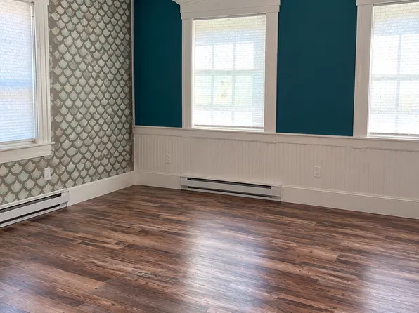 10 Storer St #4-A, Kennebunk, ME 04043