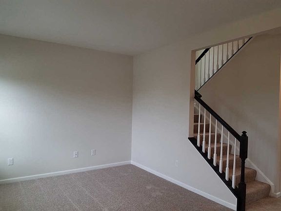 3rd image of 90 Whittington Pl