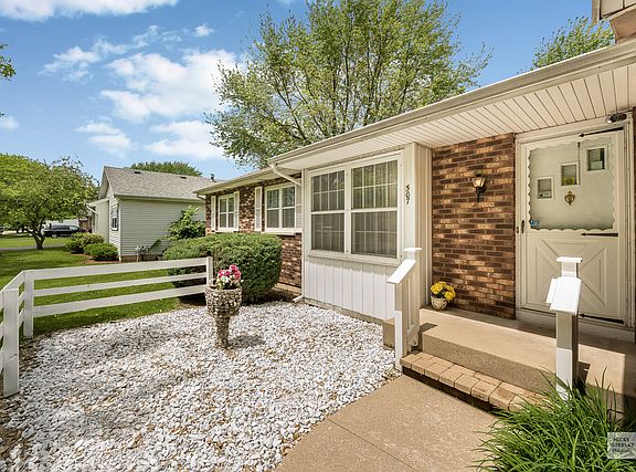 2nd image of 507 Birchwood Dr