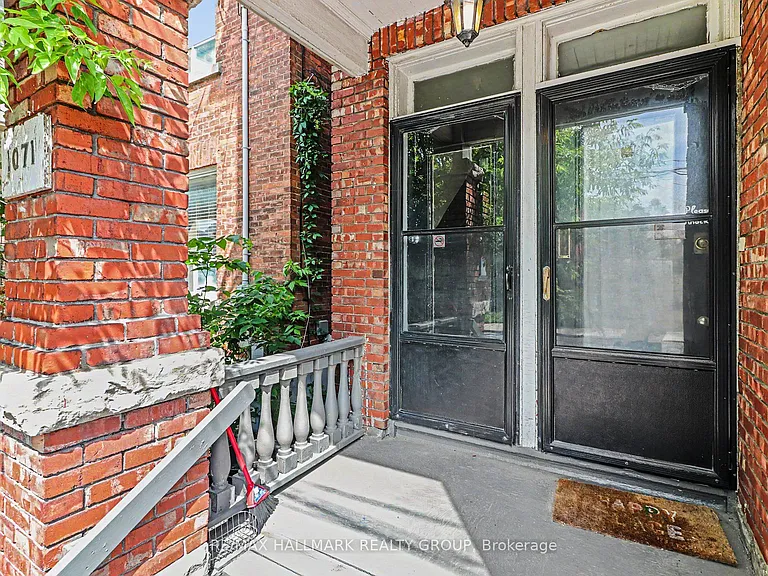 1071 Gladstone Ave #3 — Photo 2