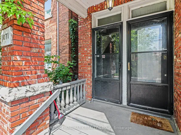 1071 Gladstone Ave #3, Ottawa, ON K1Y 3G7