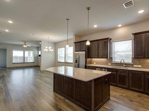 The Glencrest - Kitchen