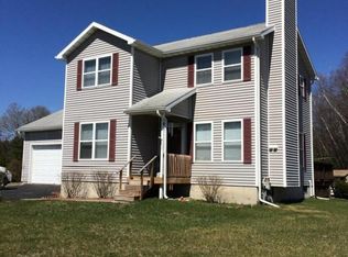 27 Grey Fox Dr, Fort Edward, NY 12828