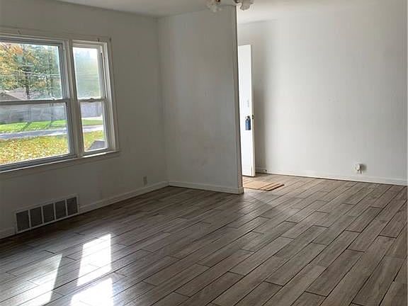 3rd image of 7799 Dennis Dr