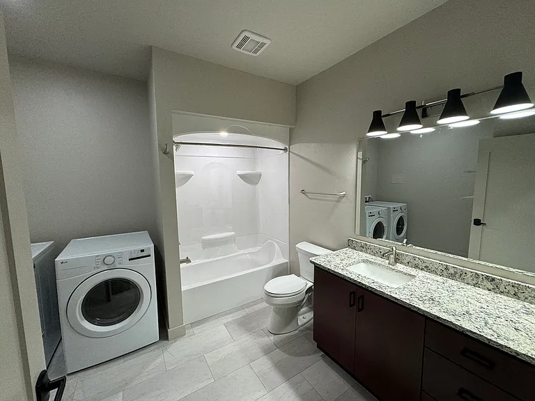 The Wit : Resort Style Living — Photo 48