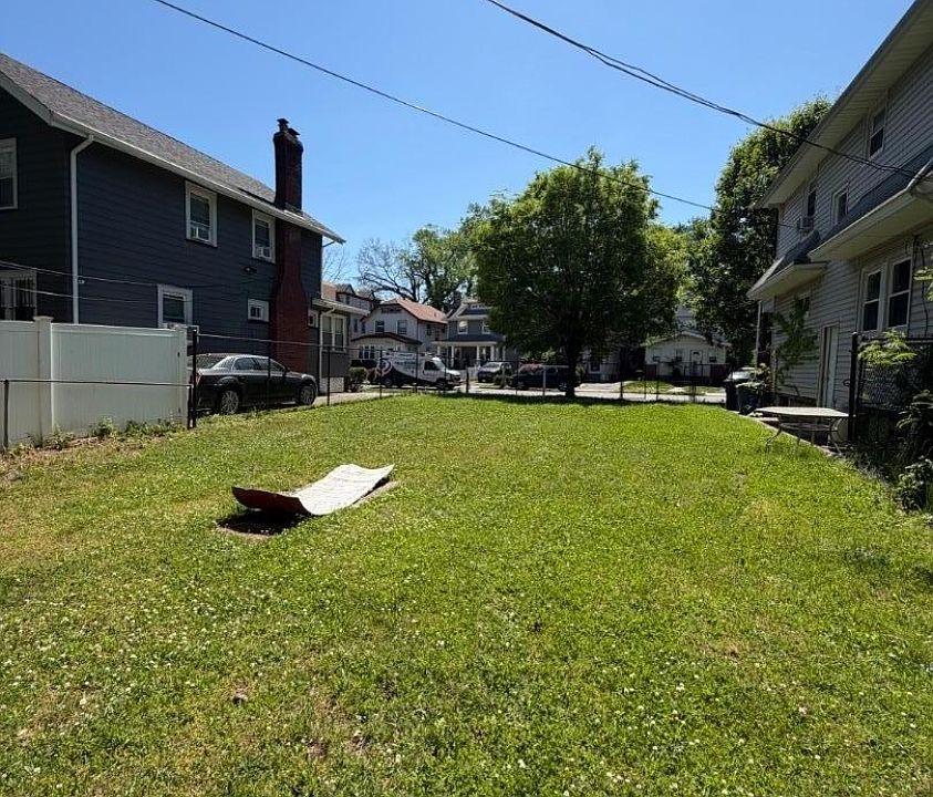 1st image of 275 N Maple Ave